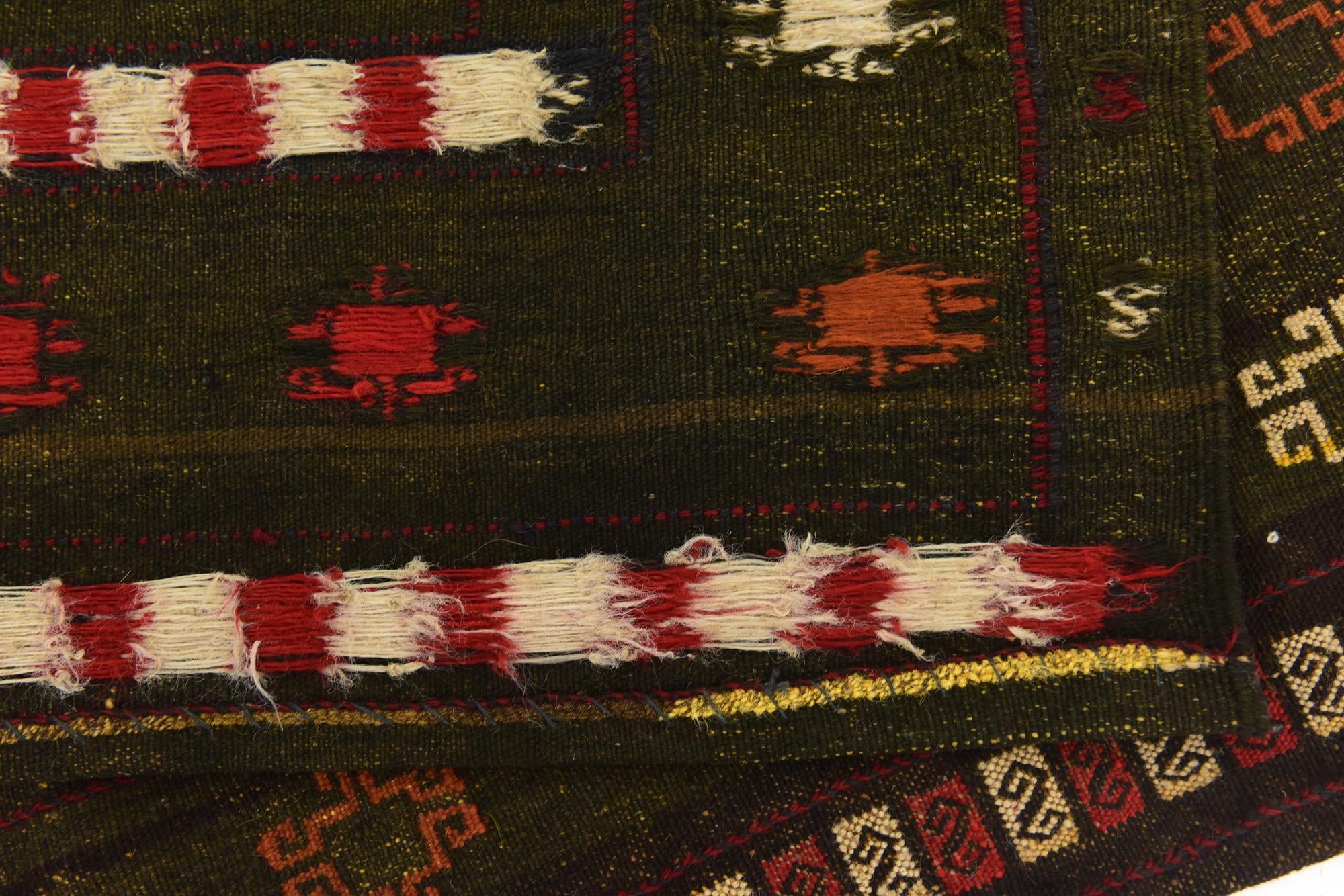 4' 2 x 4' 5 Hand Knotted Sumak Wool Square Rug
