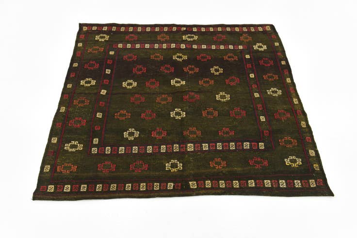 Detail image of 4' 2 x 4' 5 Hand Knotted Sumak Wool Square Rug