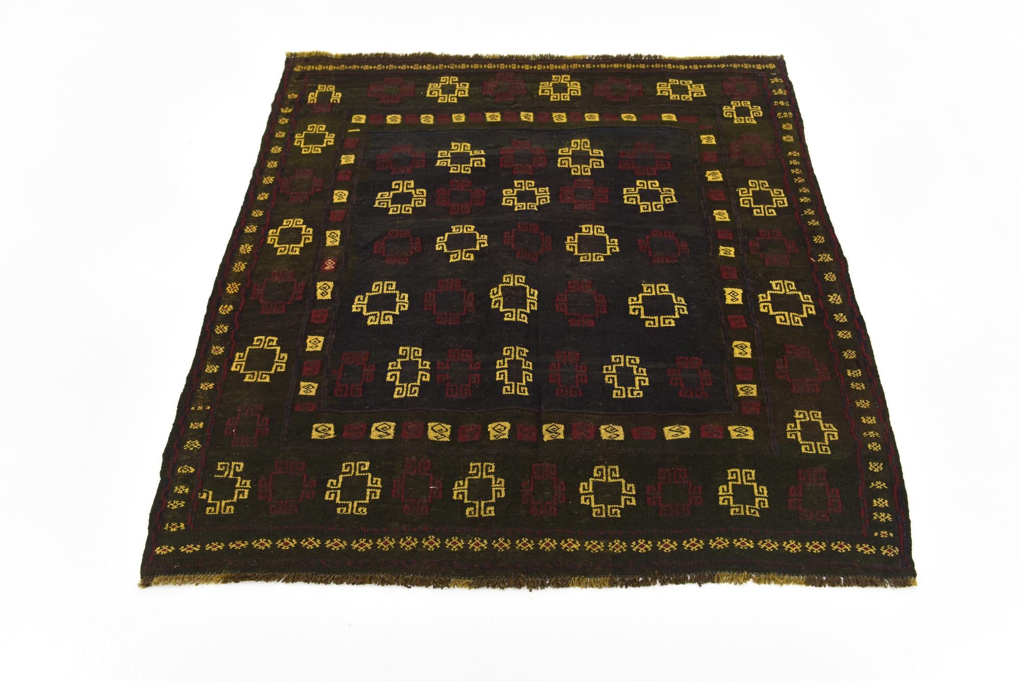 4' 3 x 4' 6 Hand Knotted Sumak Wool Square Rug