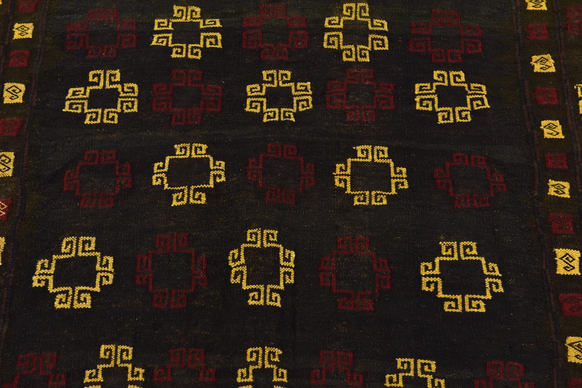 4' 3 x 4' 6 Hand Knotted Sumak Wool Square Rug