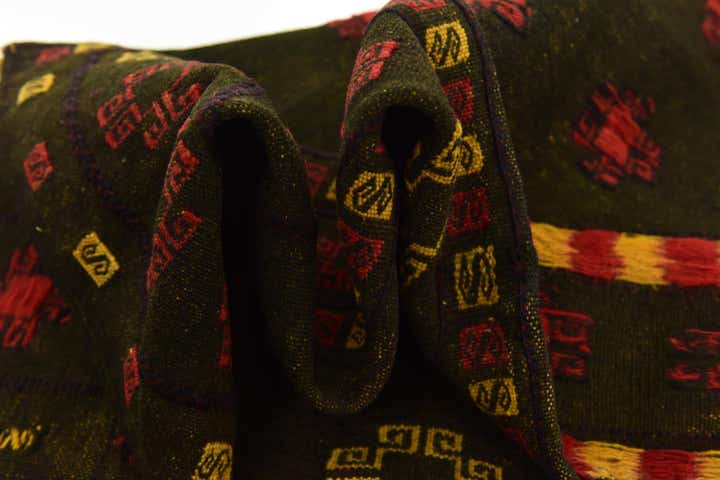 4' 3 x 4' 5 Hand Knotted Sumak Wool Square Rug