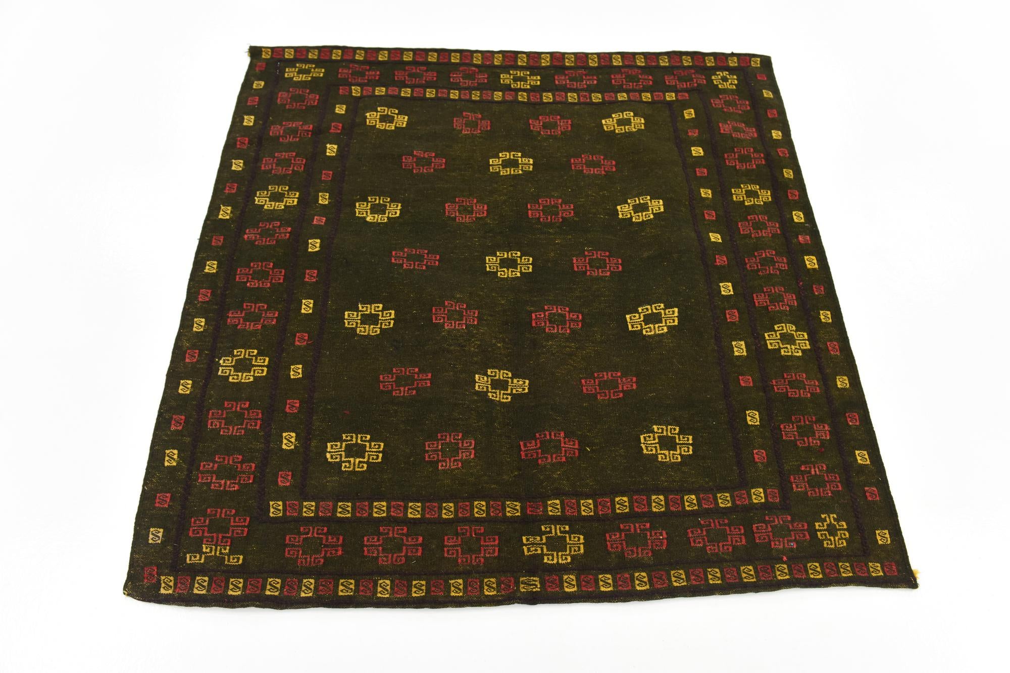 4' 3 x 4' 5 Hand Knotted Sumak Wool Square Rug
