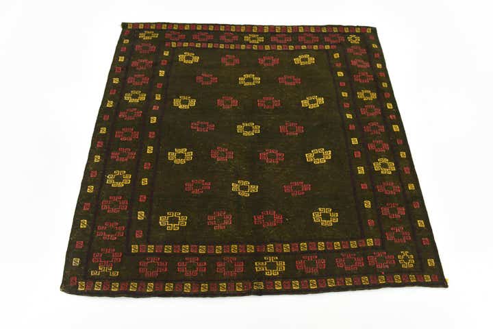 4' 3 x 4' 5 Hand Knotted Sumak Wool Square Rug