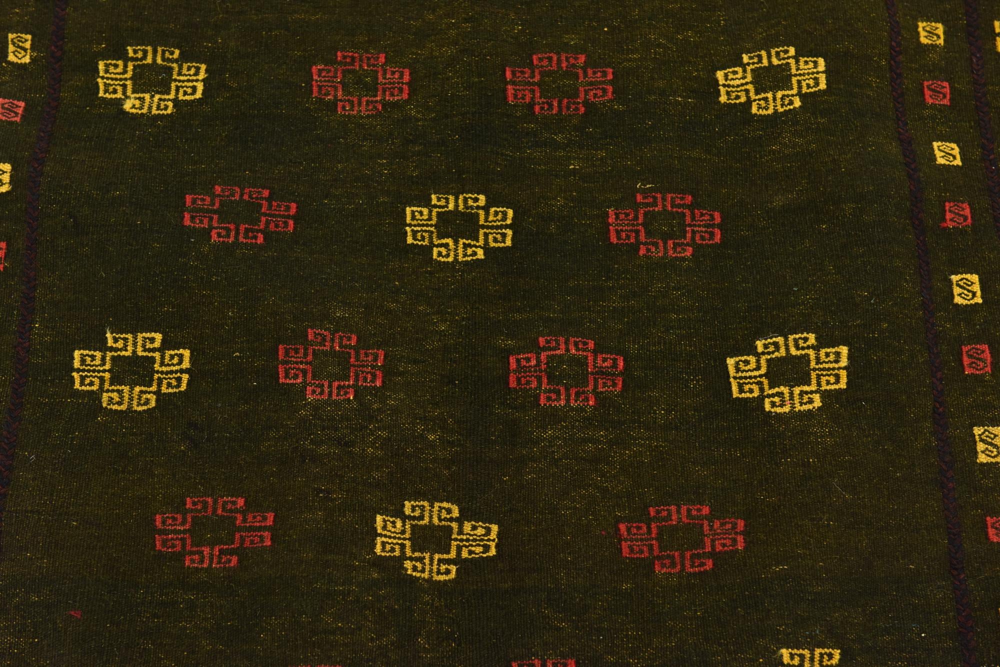 4' 3 x 4' 5 Hand Knotted Sumak Wool Square Rug