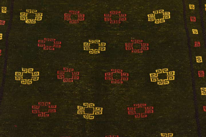 4' 3 x 4' 5 Hand Knotted Sumak Wool Square Rug