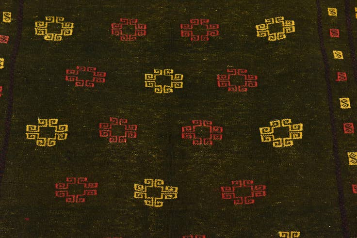 Detail image of 4' 3 x 4' 5 Hand Knotted Sumak Wool Square Rug