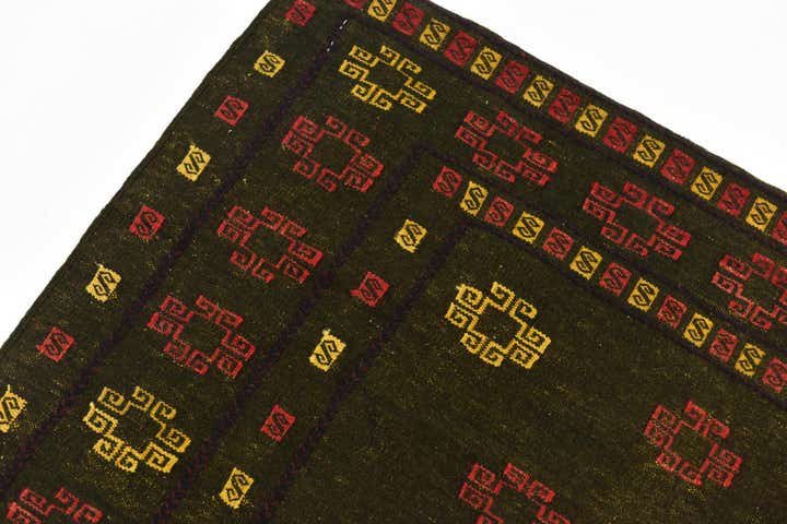 4' 3 x 4' 5 Hand Knotted Sumak Wool Square Rug