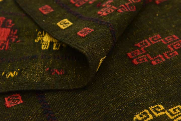 4' 3 x 4' 5 Hand Knotted Sumak Wool Square Rug