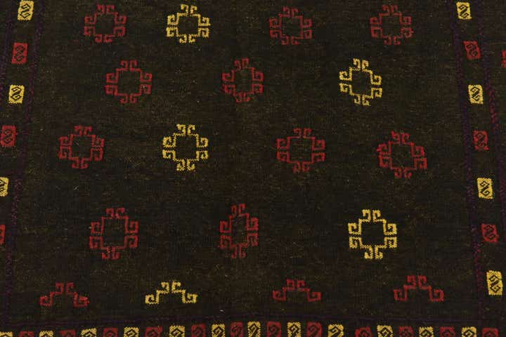 3' 9 x 3' 10 Hand Knotted Sumak Wool Square Rug