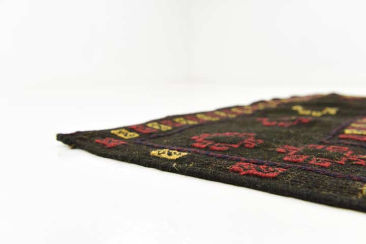 3' 9 x 3' 10 Hand Knotted Sumak Wool Square Rug