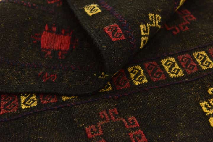 3' 9 x 3' 10 Hand Knotted Sumak Wool Square Rug