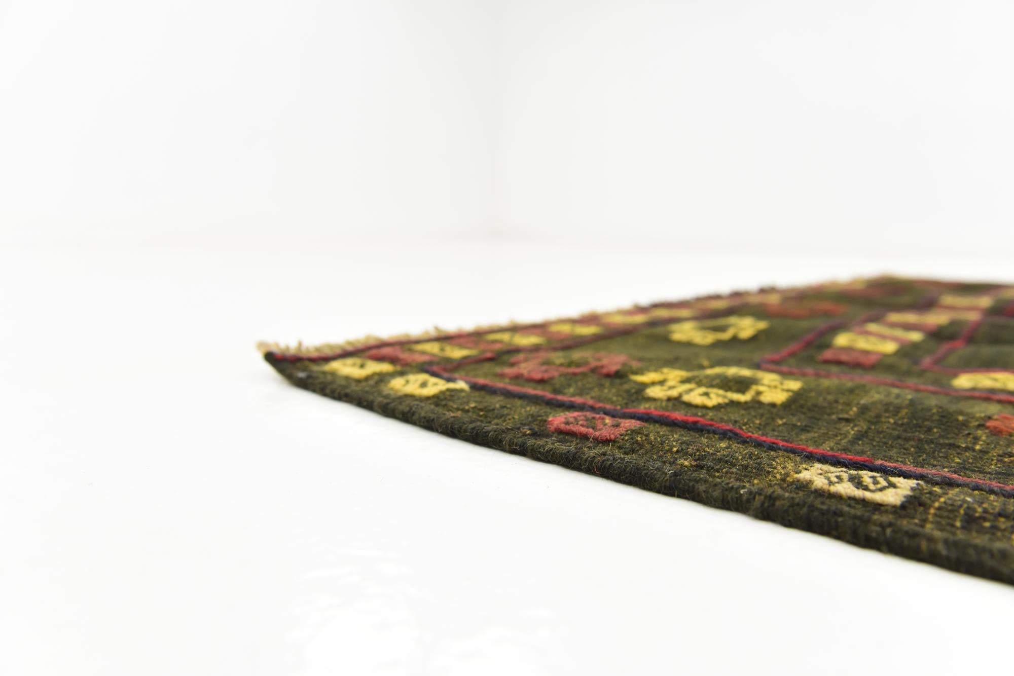 3' 10 x 4' 2 Hand Knotted Sumak Wool Square Rug