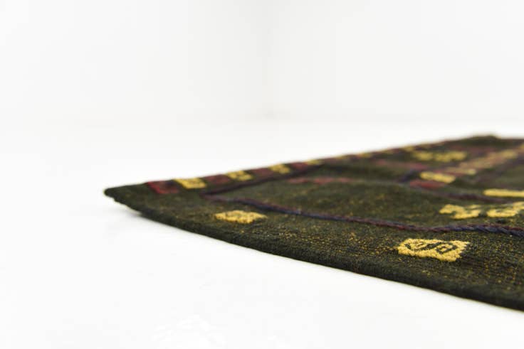 Detail image of 4' x 4' Hand Knotted Sumak Wool Square Rug
