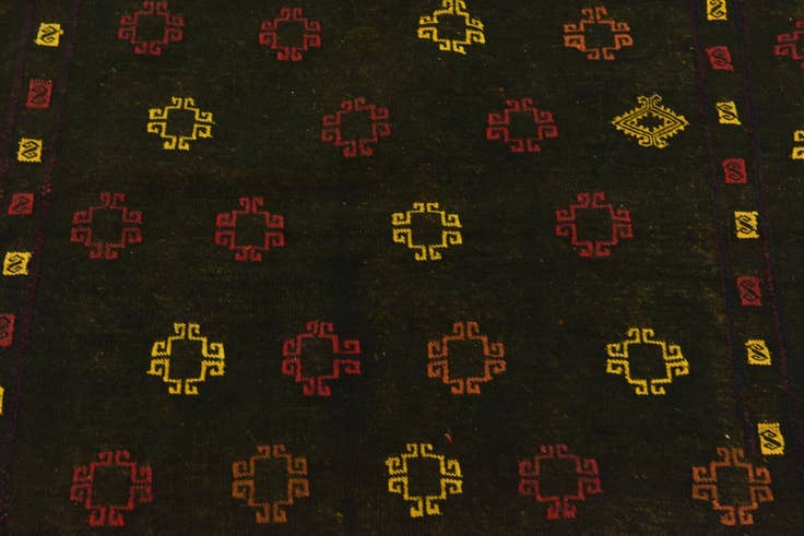 Detail image of 4' 2 x 4' 4 Hand Knotted Sumak Wool Square Rug