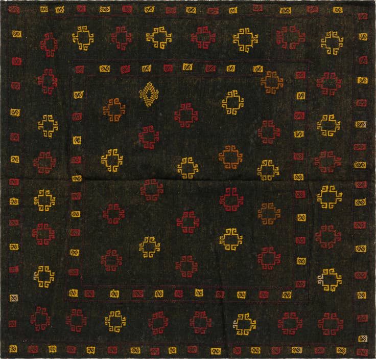 Detail image of 4' 2 x 4' 4 Hand Knotted Sumak Wool Square Rug