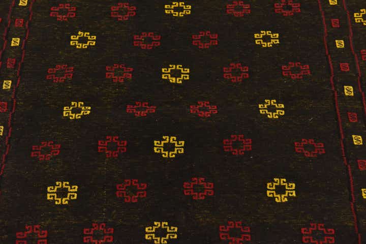 4' 2 x 4' 3 Hand Knotted Sumak Wool Square Rug