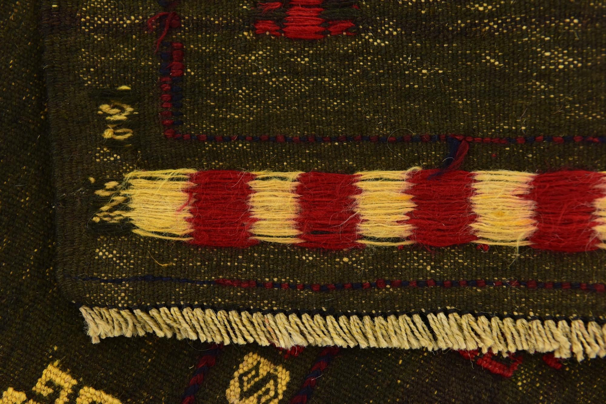 4' 4 x 4' 7 Hand Knotted Sumak Wool Square Rug