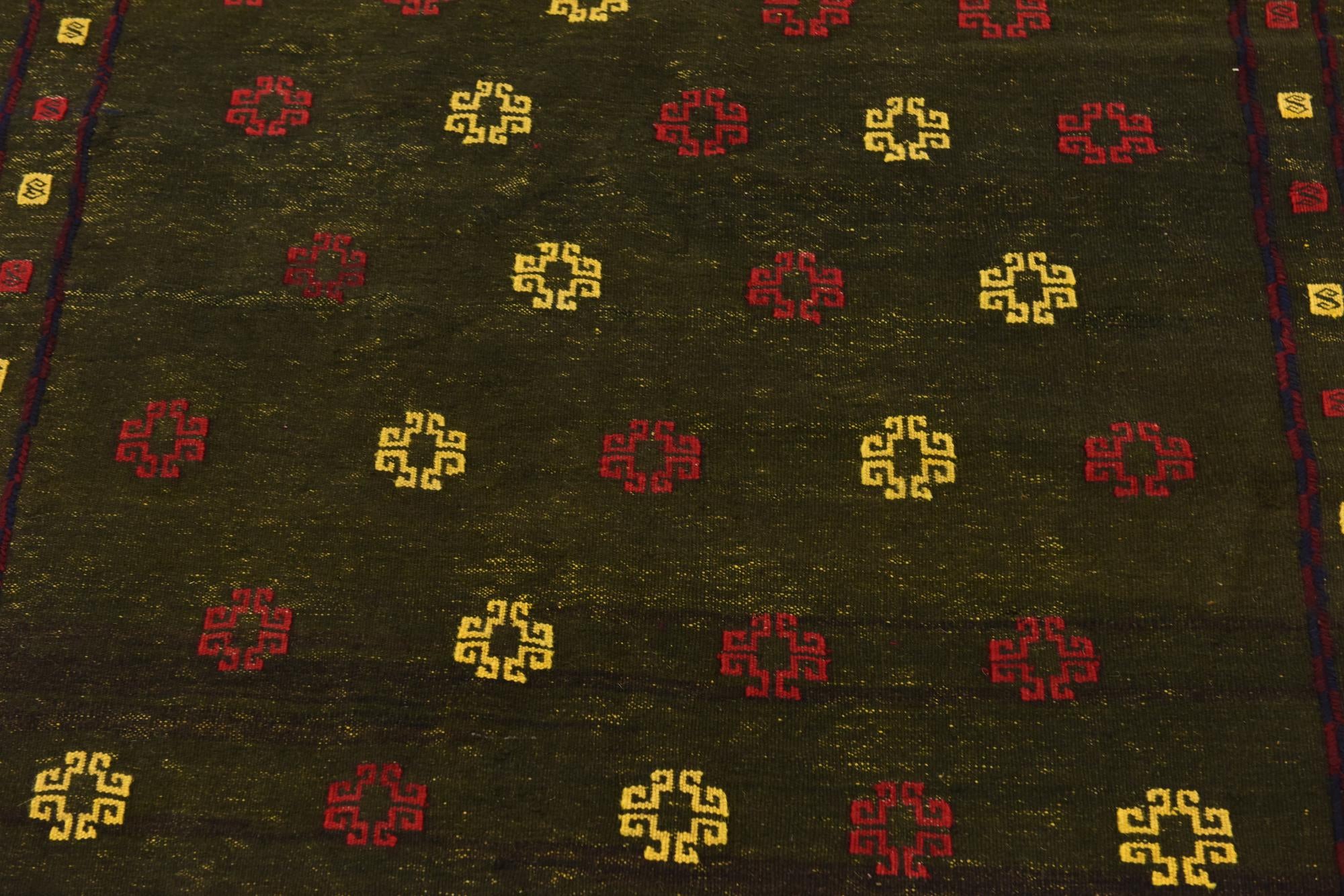4' 4 x 4' 7 Hand Knotted Sumak Wool Square Rug