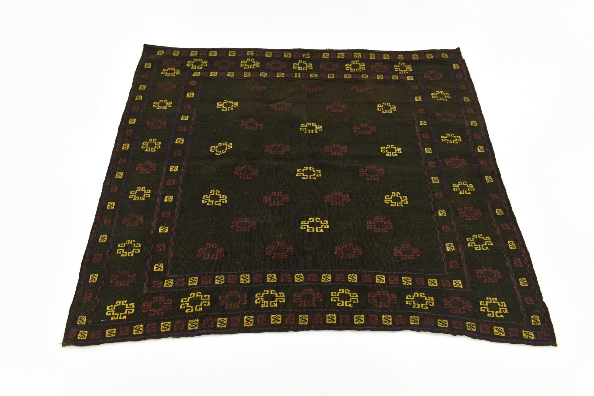 4' x 4' 3 Hand Knotted Sumak Wool Square Rug