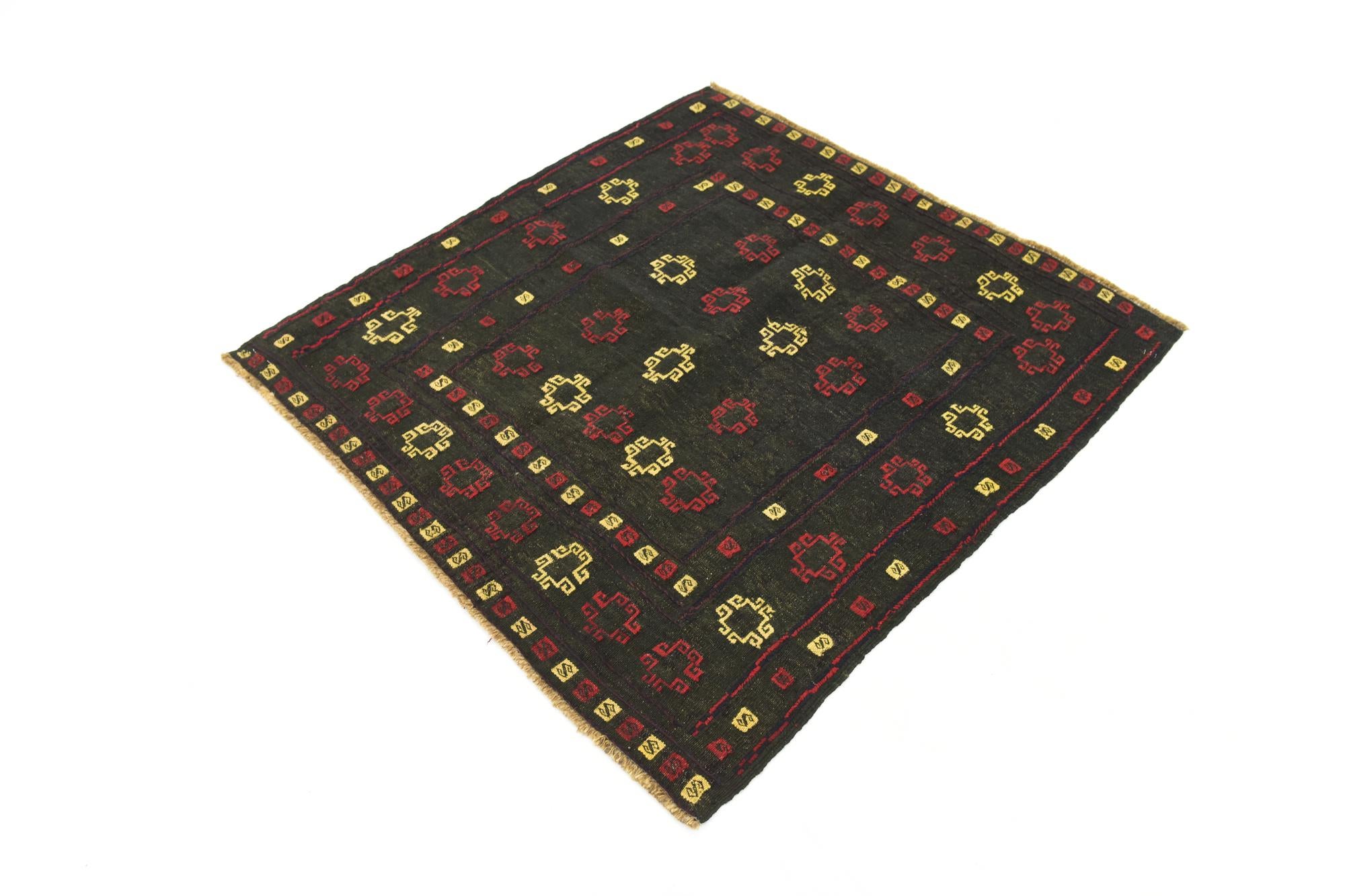 4' x 4' 3 Hand Knotted Sumak Wool Square Rug