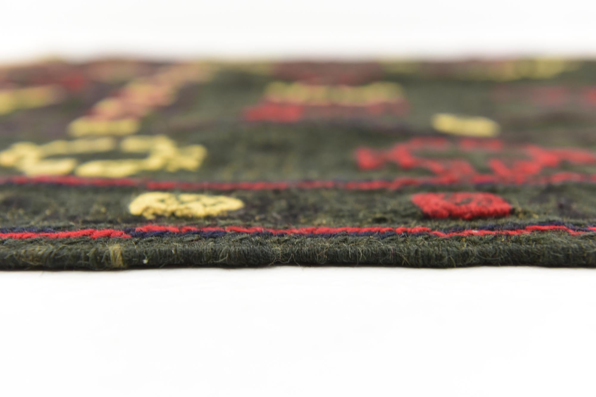 4' x 4' 3 Hand Knotted Sumak Wool Square Rug