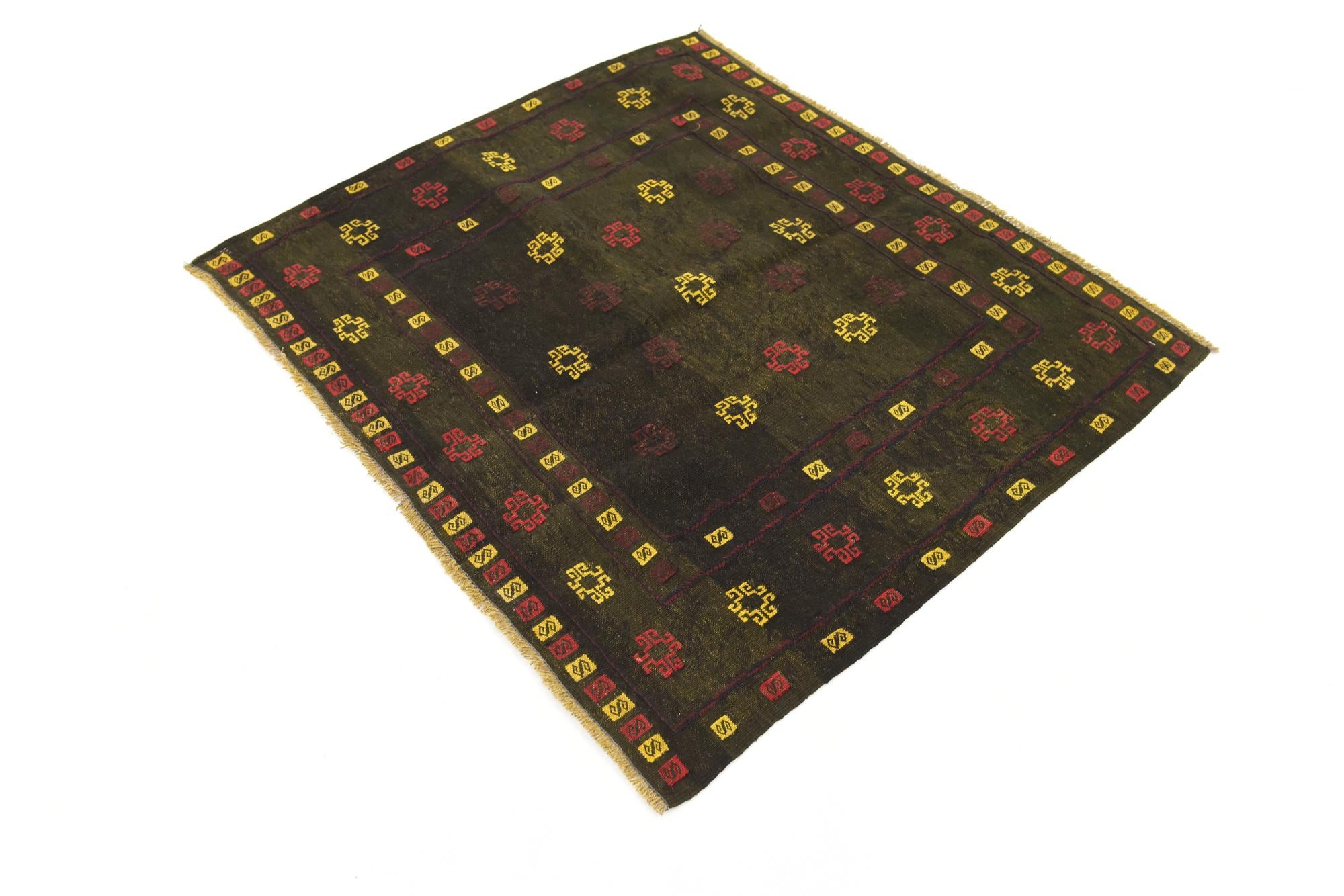 3' 10 x 4' 4 Hand Knotted Sumak Wool Square Rug
