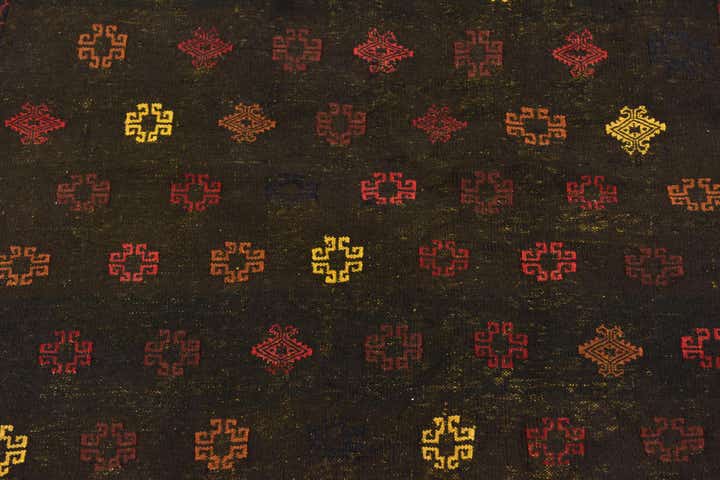 3' 10 x 4' 3 Hand Knotted Sumak Wool Square Rug