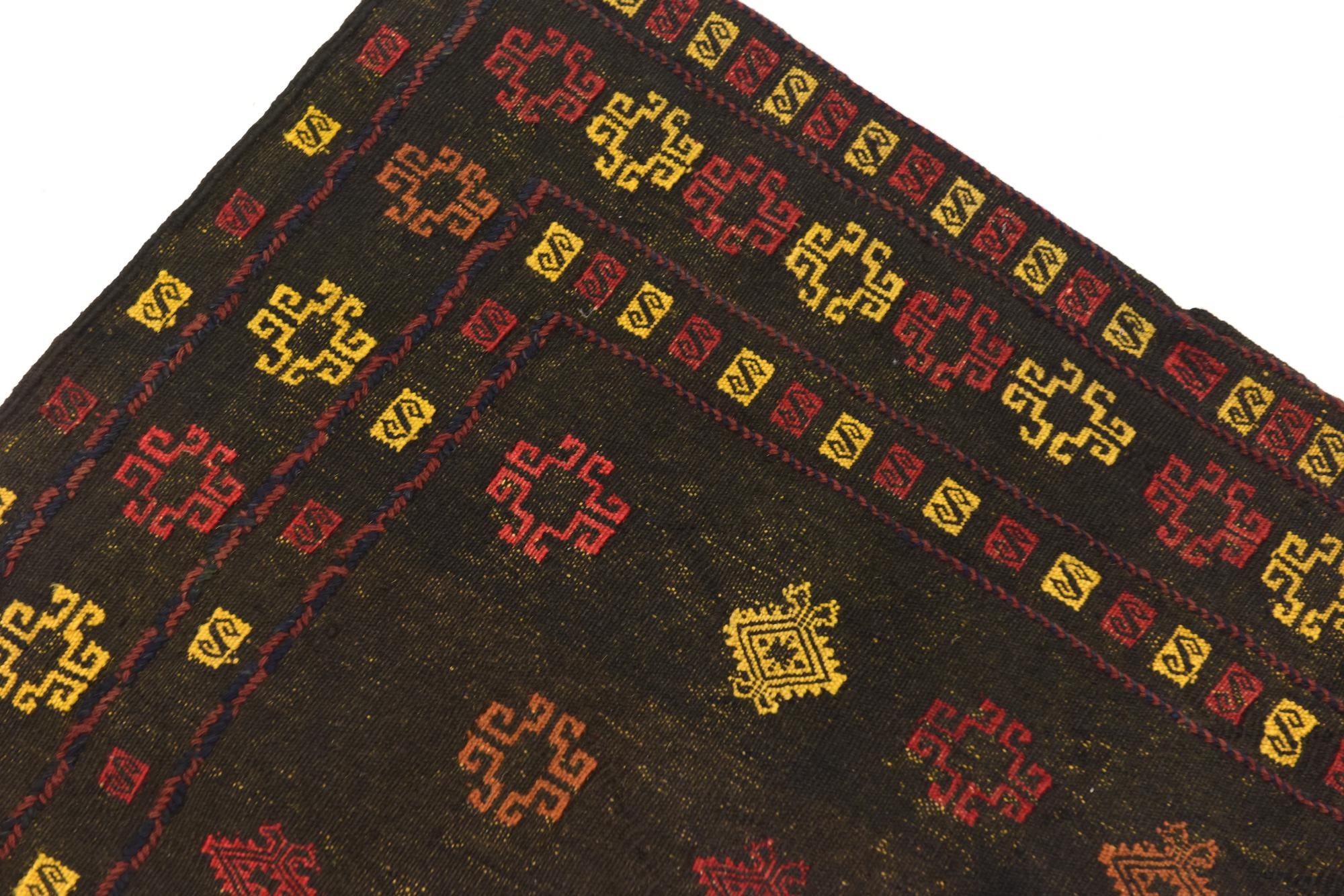3' 10 x 4' 3 Hand Knotted Sumak Wool Square Rug