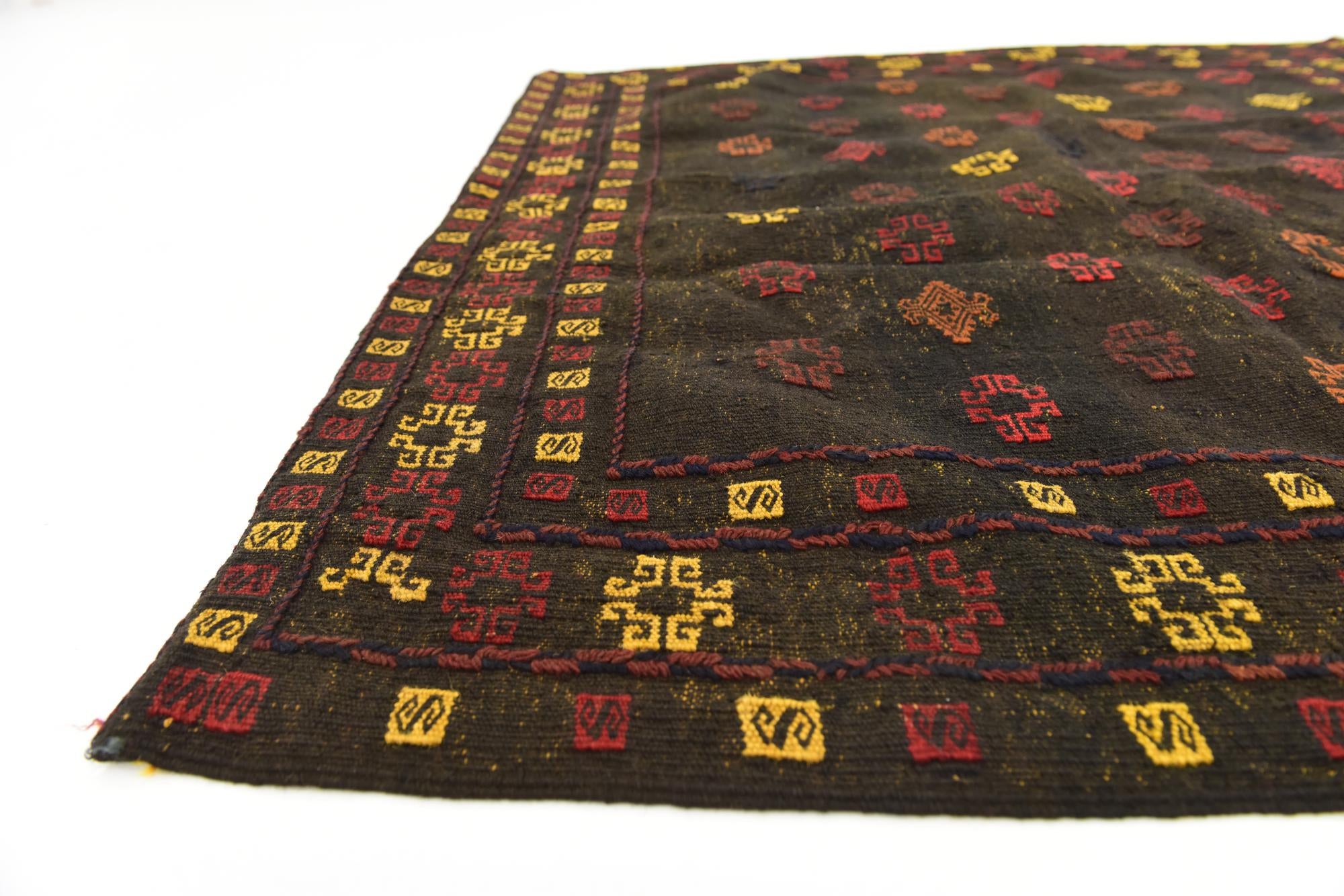 3' 10 x 4' 3 Hand Knotted Sumak Wool Square Rug