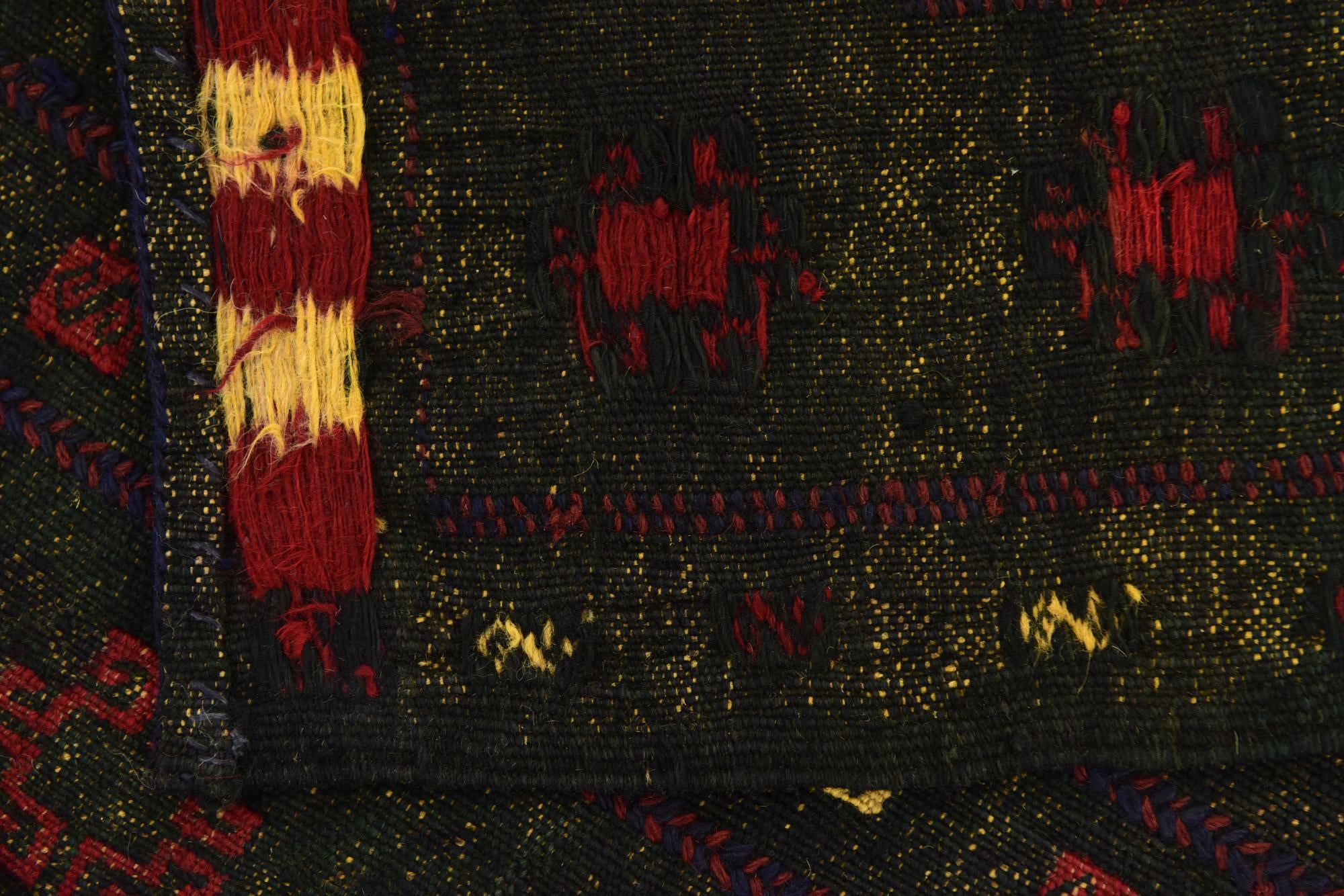 4' 3 x 4' 5 Hand Knotted Sumak Wool Square Rug
