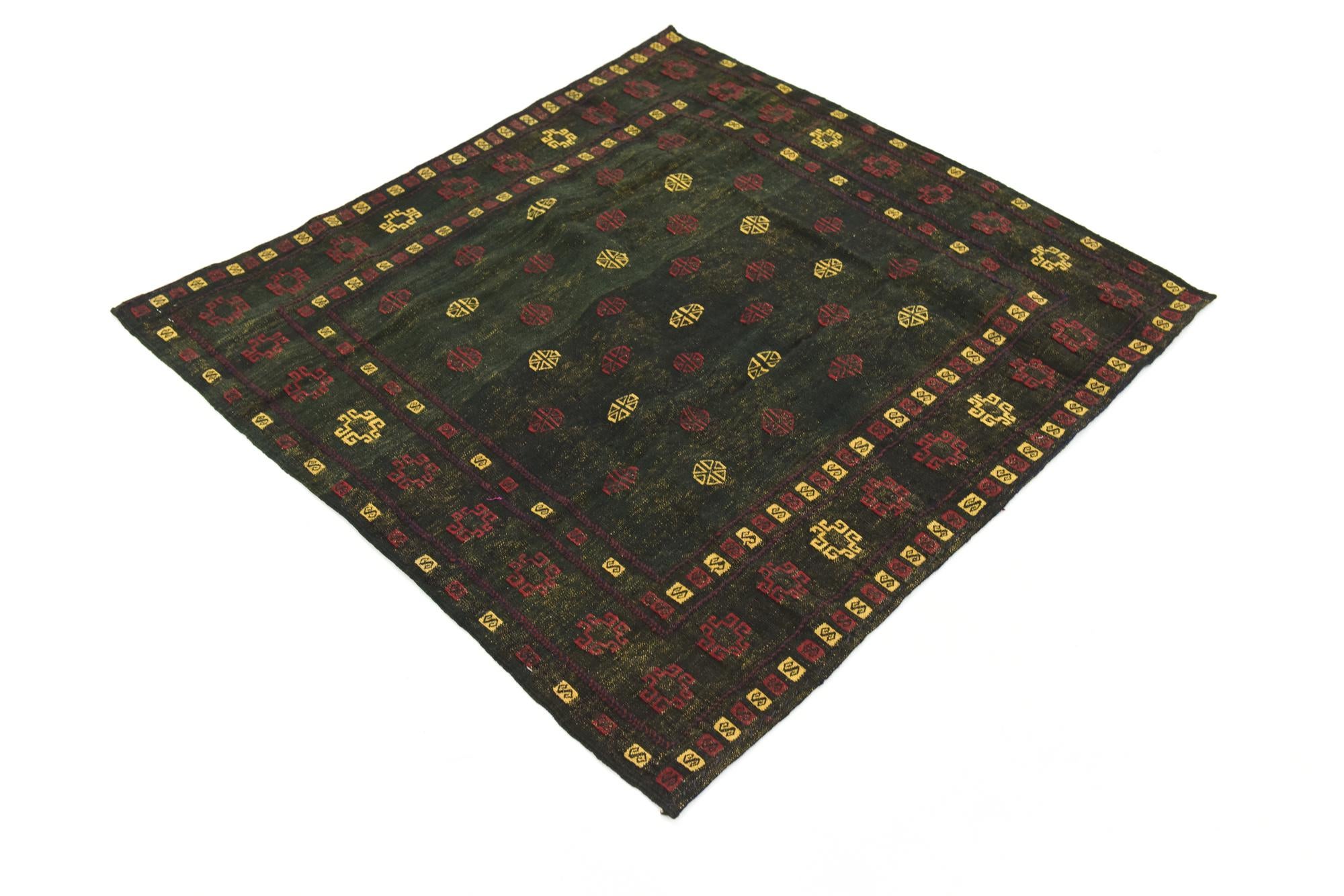 4' 3 x 4' 5 Hand Knotted Sumak Wool Square Rug