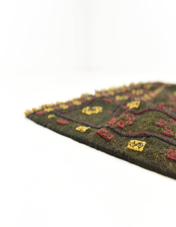 Detail image of 4' x 4' Hand Knotted Sumak Wool Square Rug