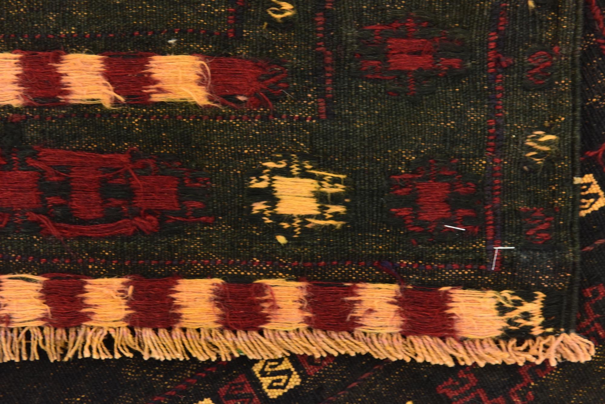 4' 3 x 4' 4 Hand Knotted Sumak Wool Square Rug