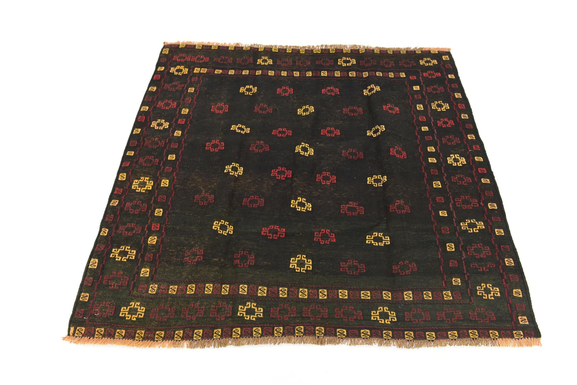 4' 3 x 4' 4 Hand Knotted Sumak Wool Square Rug