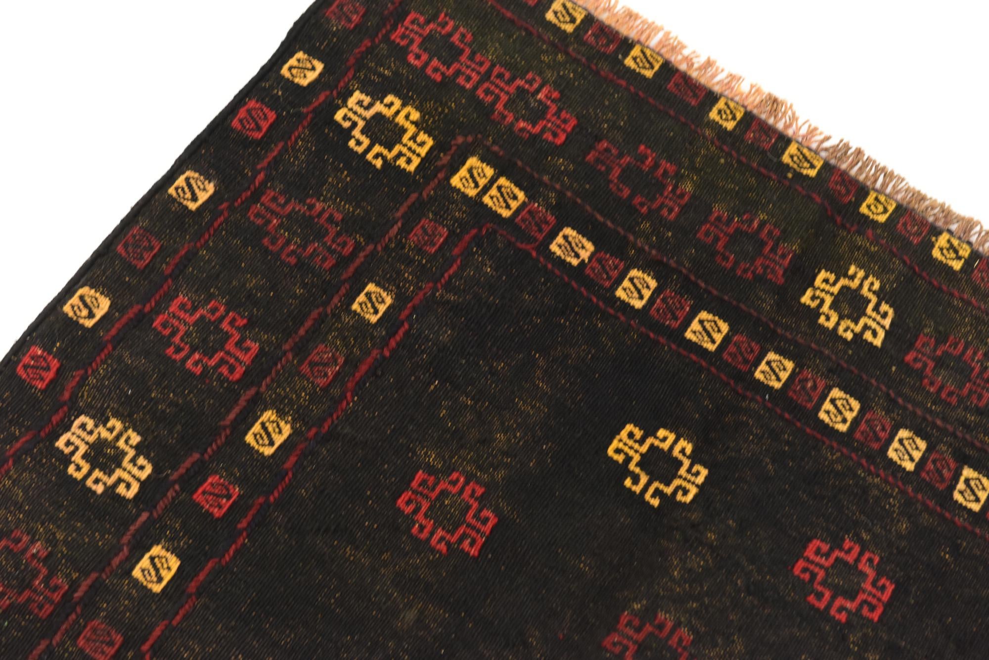4' 3 x 4' 4 Hand Knotted Sumak Wool Square Rug