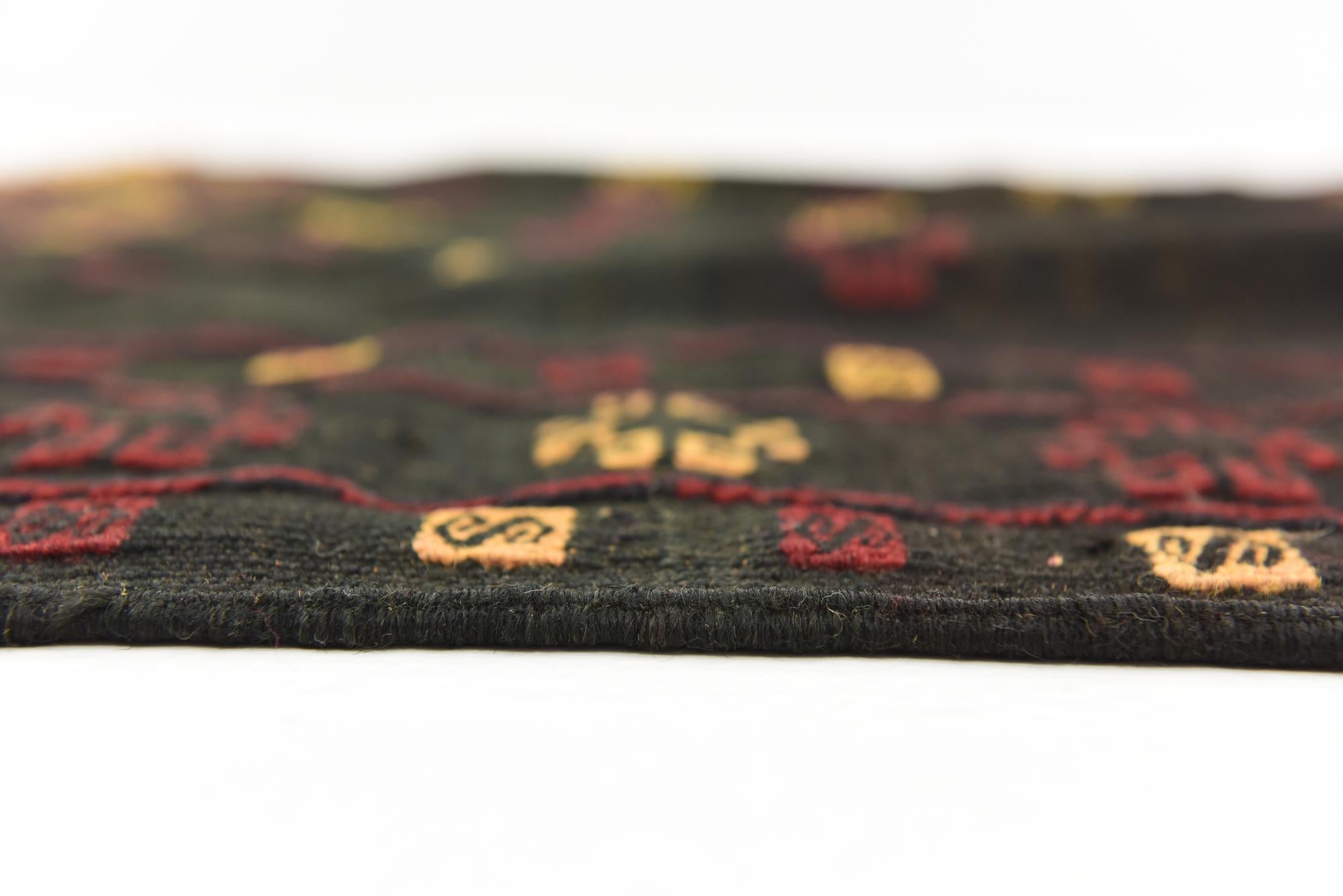 4' 3 x 4' 4 Hand Knotted Sumak Wool Square Rug