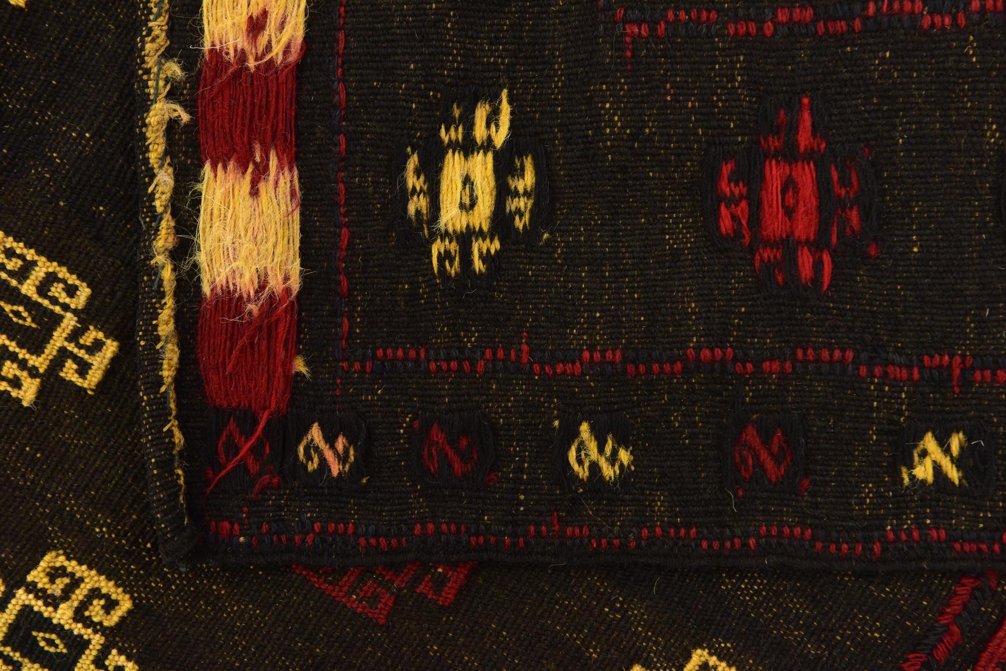 4' x 4' 2 Hand Knotted Sumak Wool Square Rug