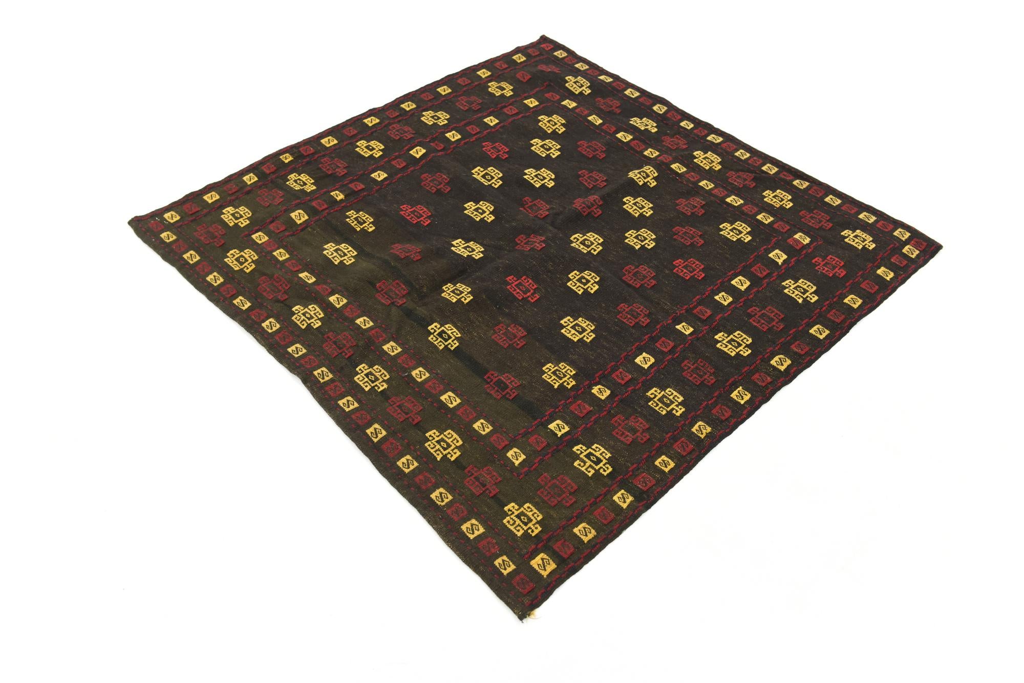 4' x 4' 2 Hand Knotted Sumak Wool Square Rug