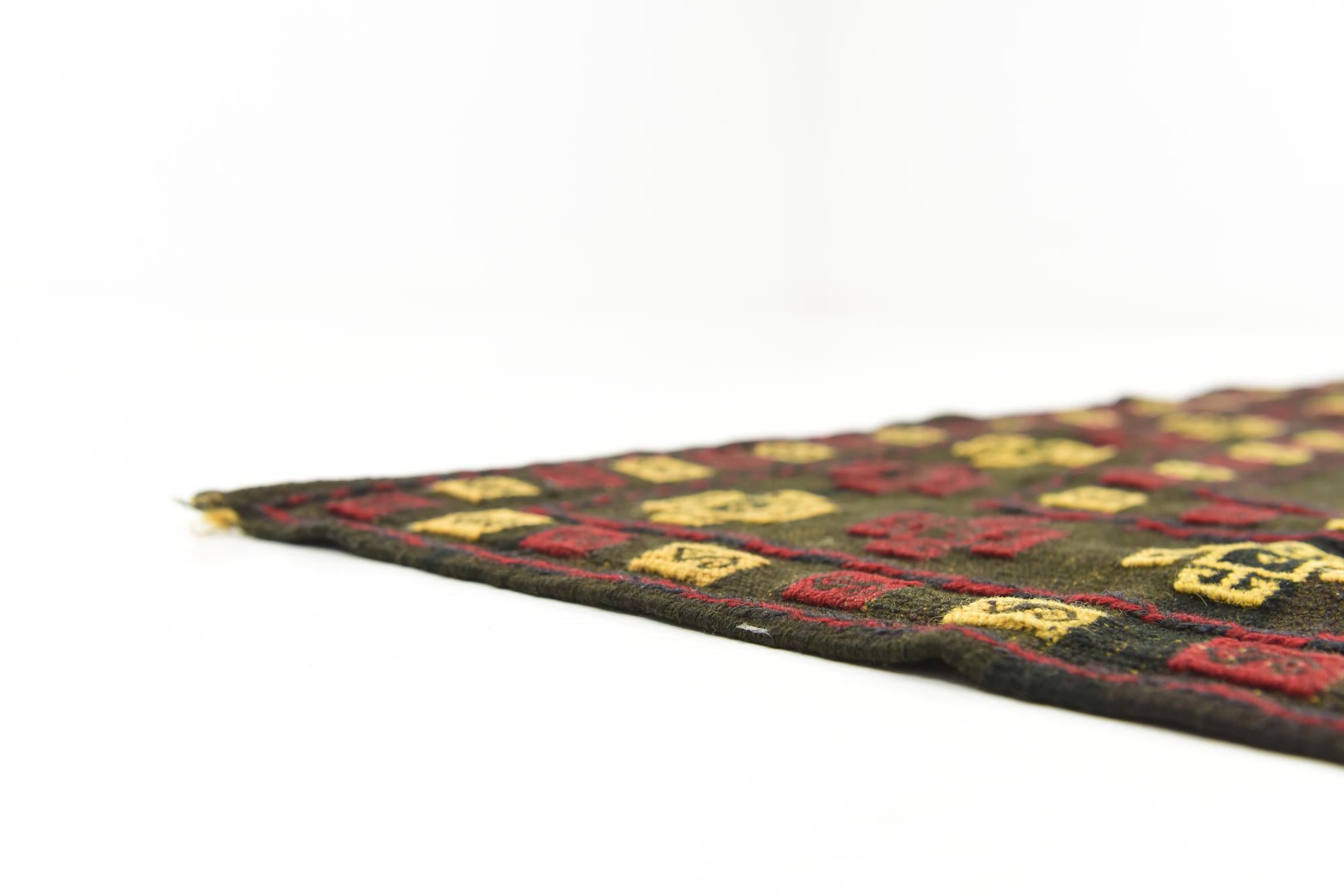 4' x 4' 2 Hand Knotted Sumak Wool Square Rug