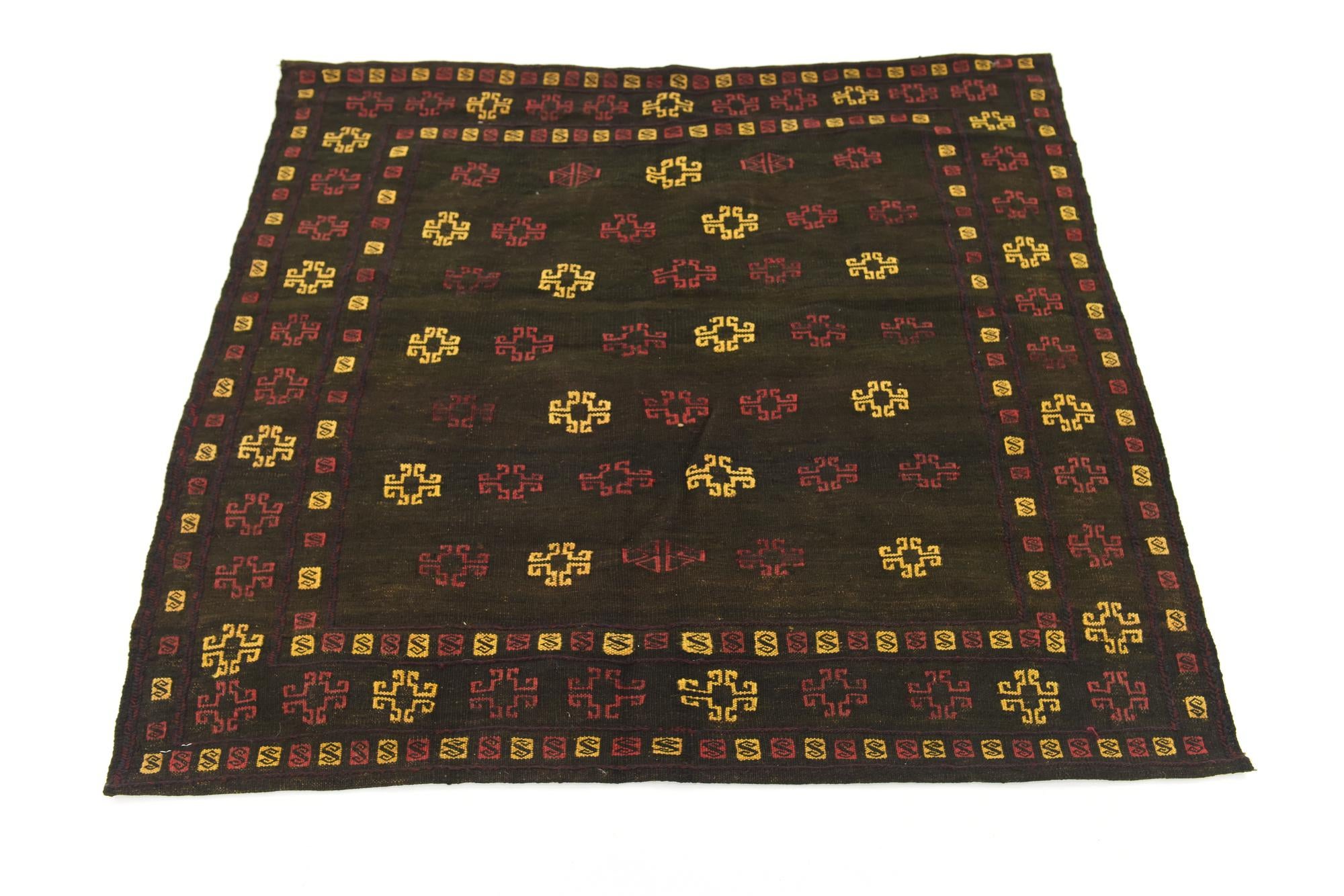 4' 2 x 4' 3 Hand Knotted Sumak Wool Square Rug
