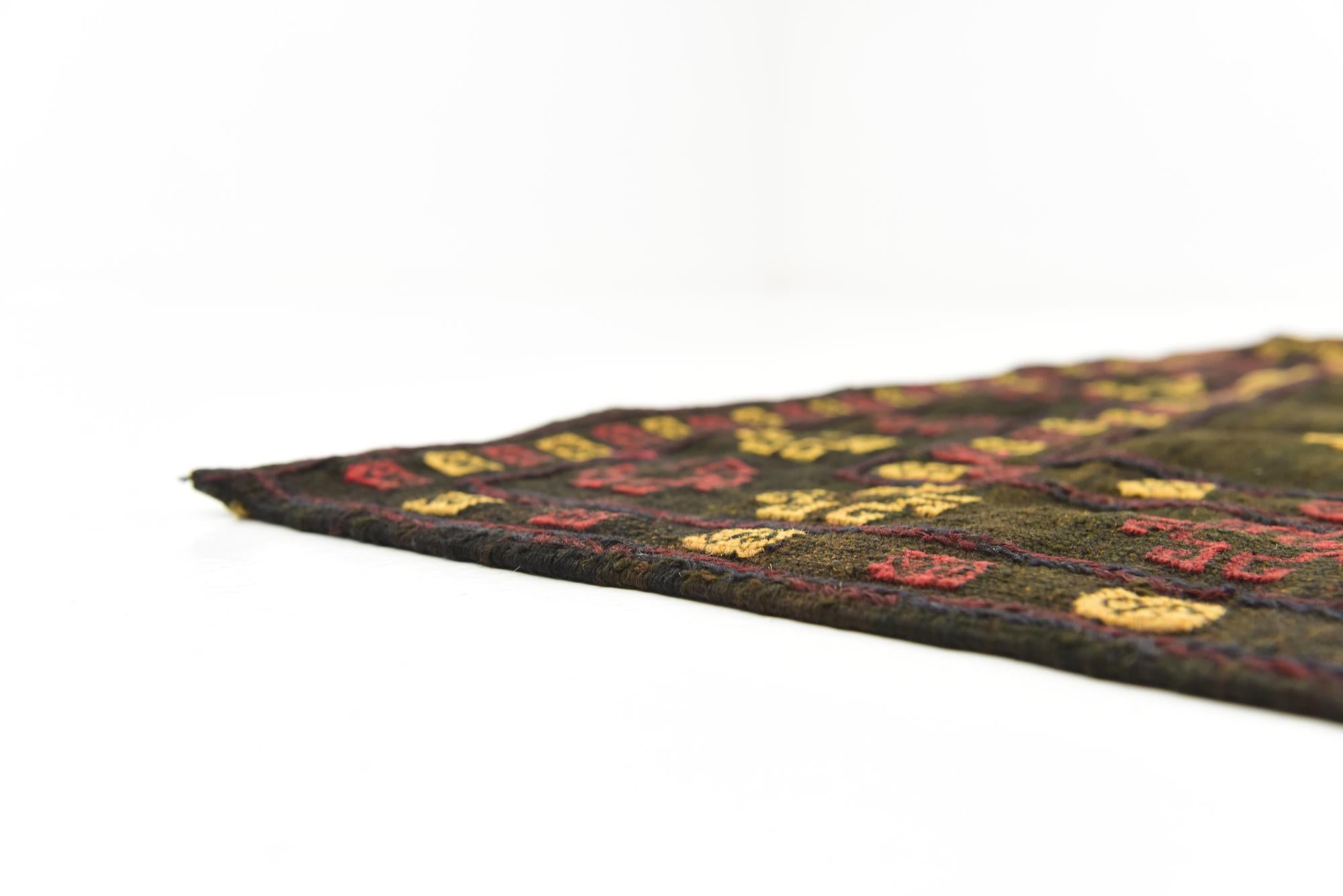 4' 2 x 4' 3 Hand Knotted Sumak Wool Square Rug