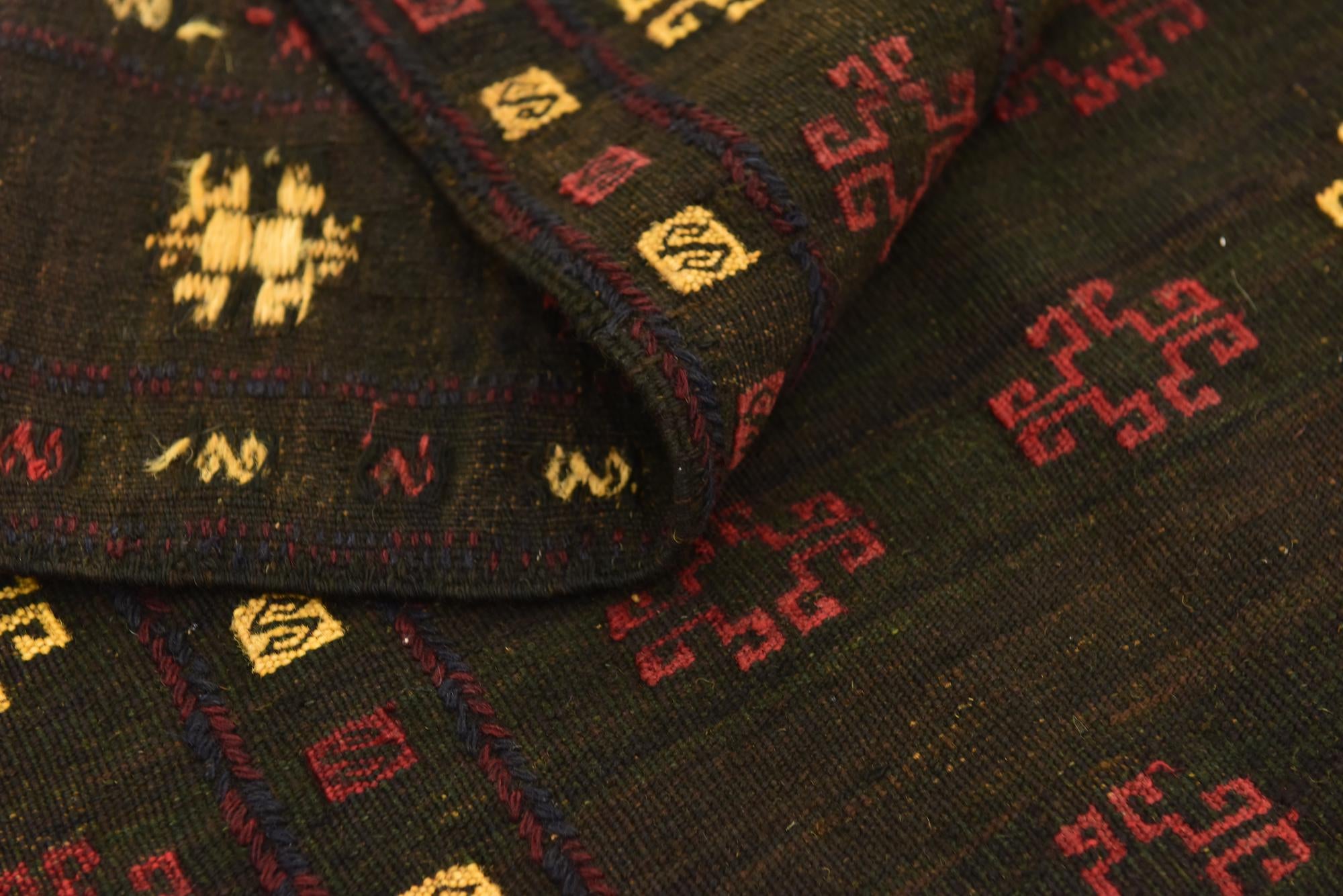 4' 2 x 4' 3 Hand Knotted Sumak Wool Square Rug