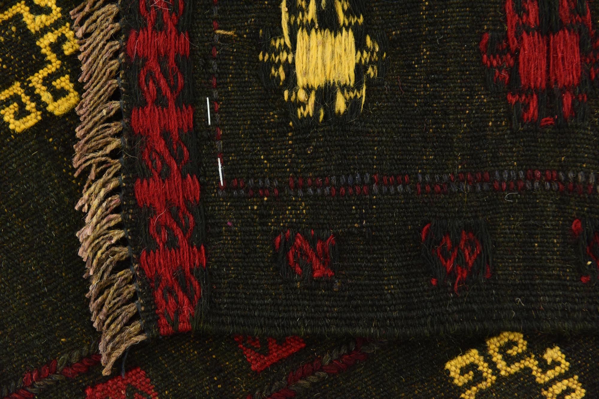 4' 2 x 4' 3 Hand Knotted Sumak Wool Square Rug