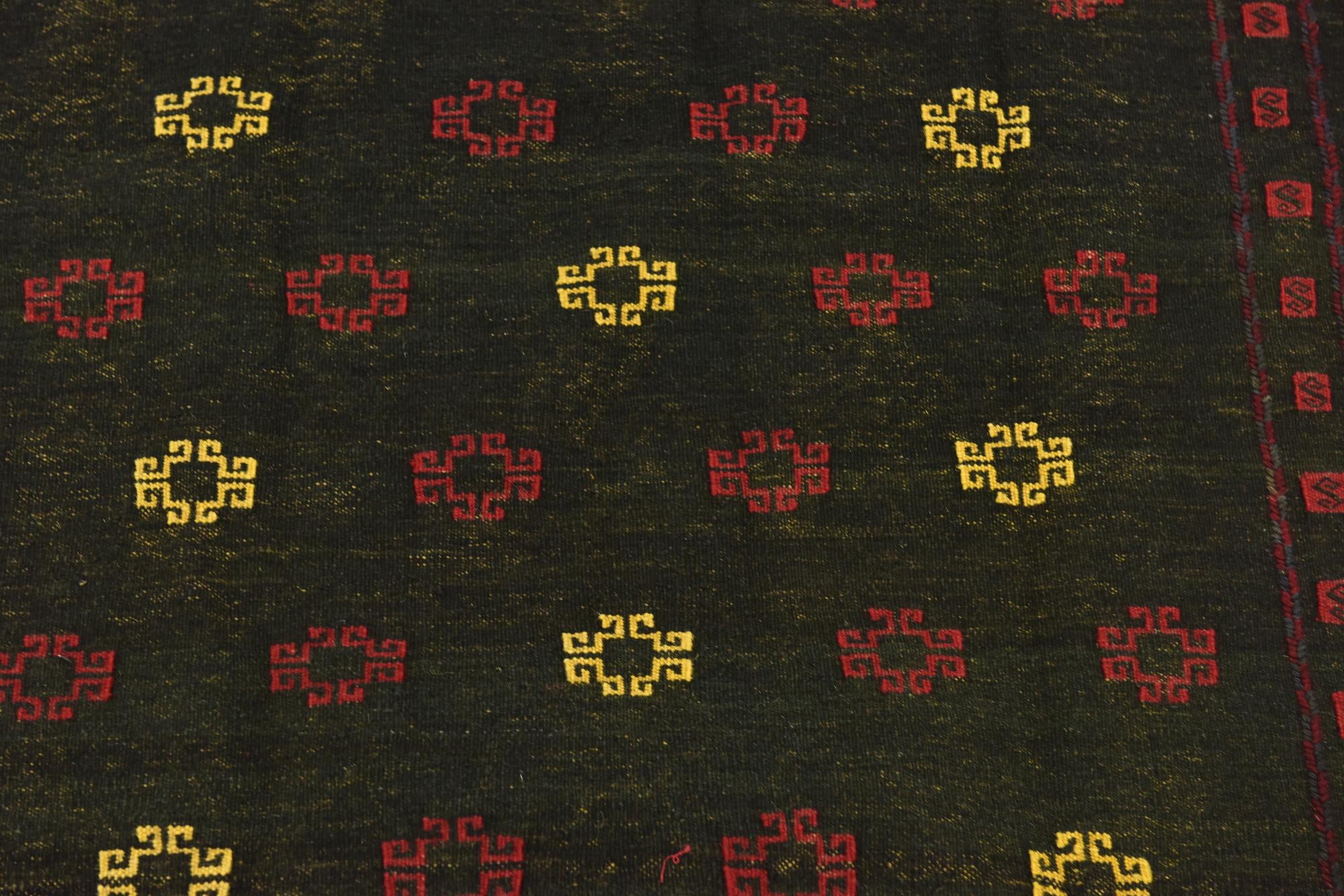 4' 2 x 4' 3 Hand Knotted Sumak Wool Square Rug