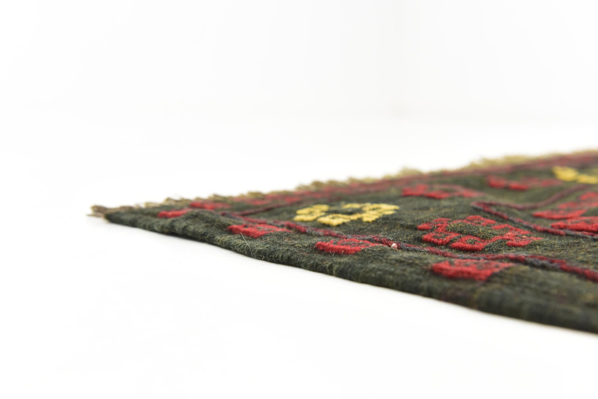 4' 2 x 4' 3 Hand Knotted Sumak Wool Square Rug