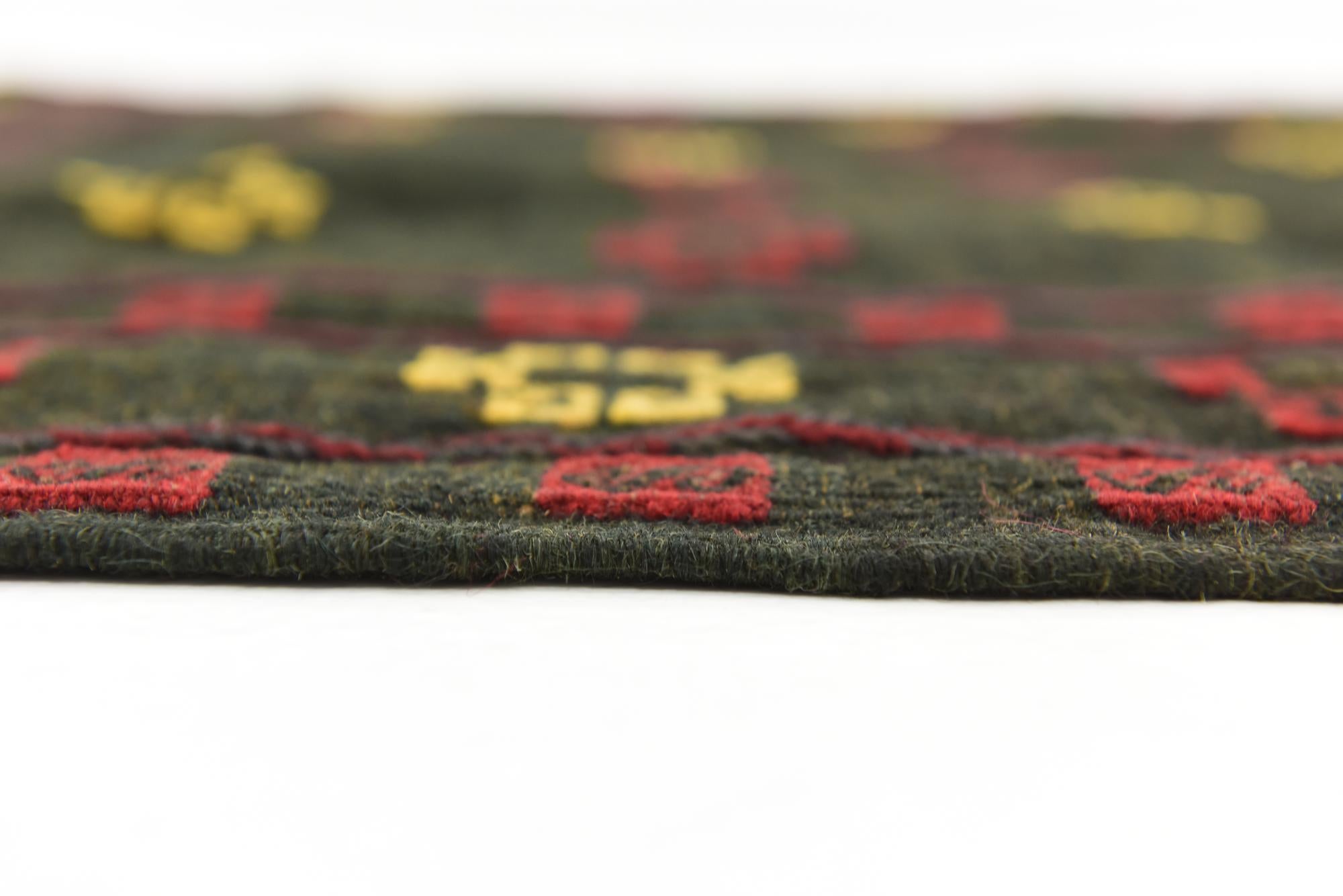 4' 2 x 4' 3 Hand Knotted Sumak Wool Square Rug