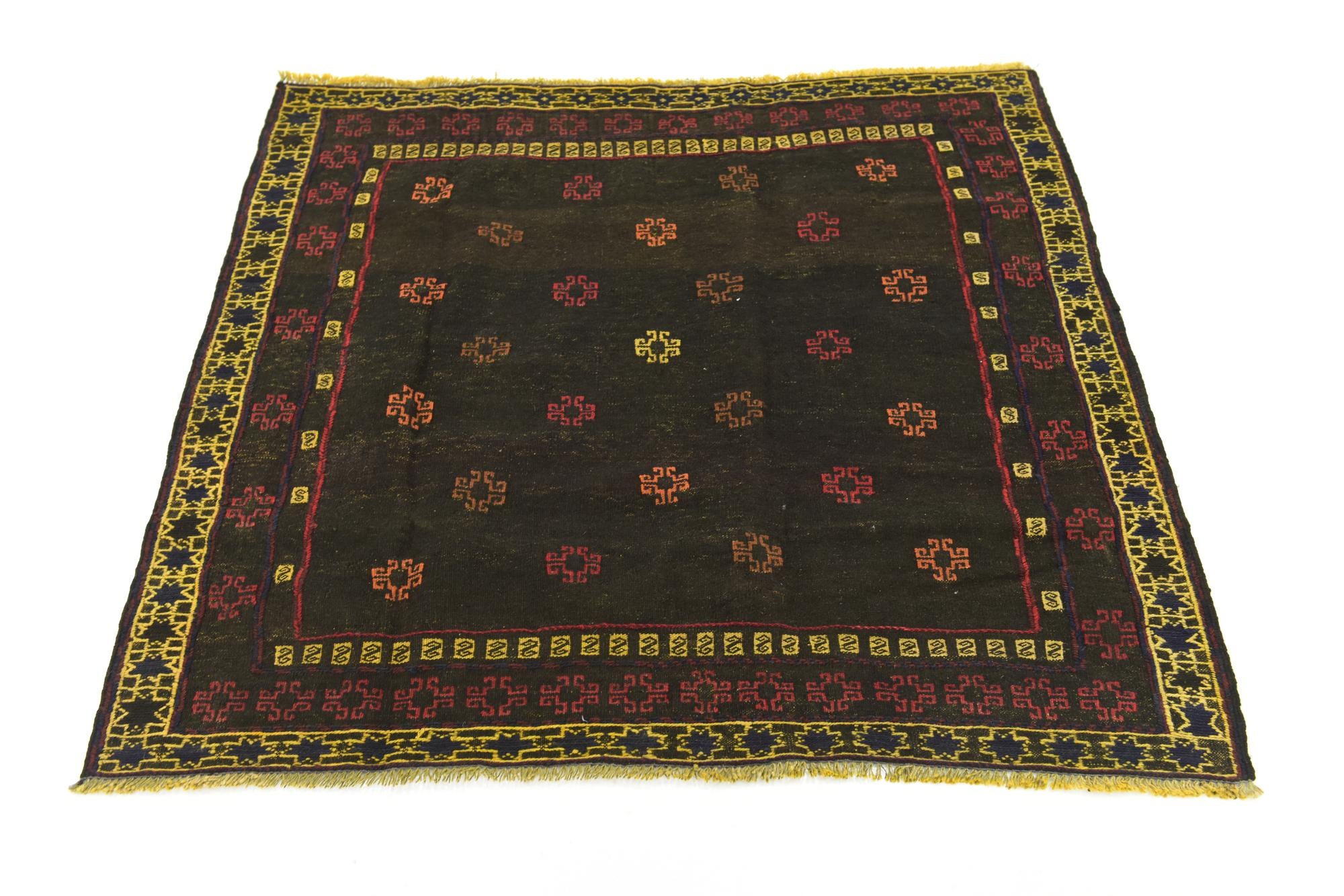 4' 2 x 4' 3 Hand Knotted Sumak Wool Square Rug