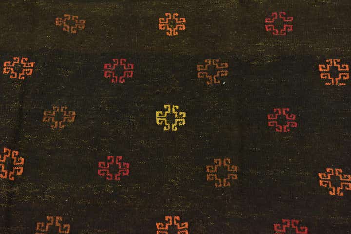 4' 2 x 4' 3 Hand Knotted Sumak Wool Square Rug