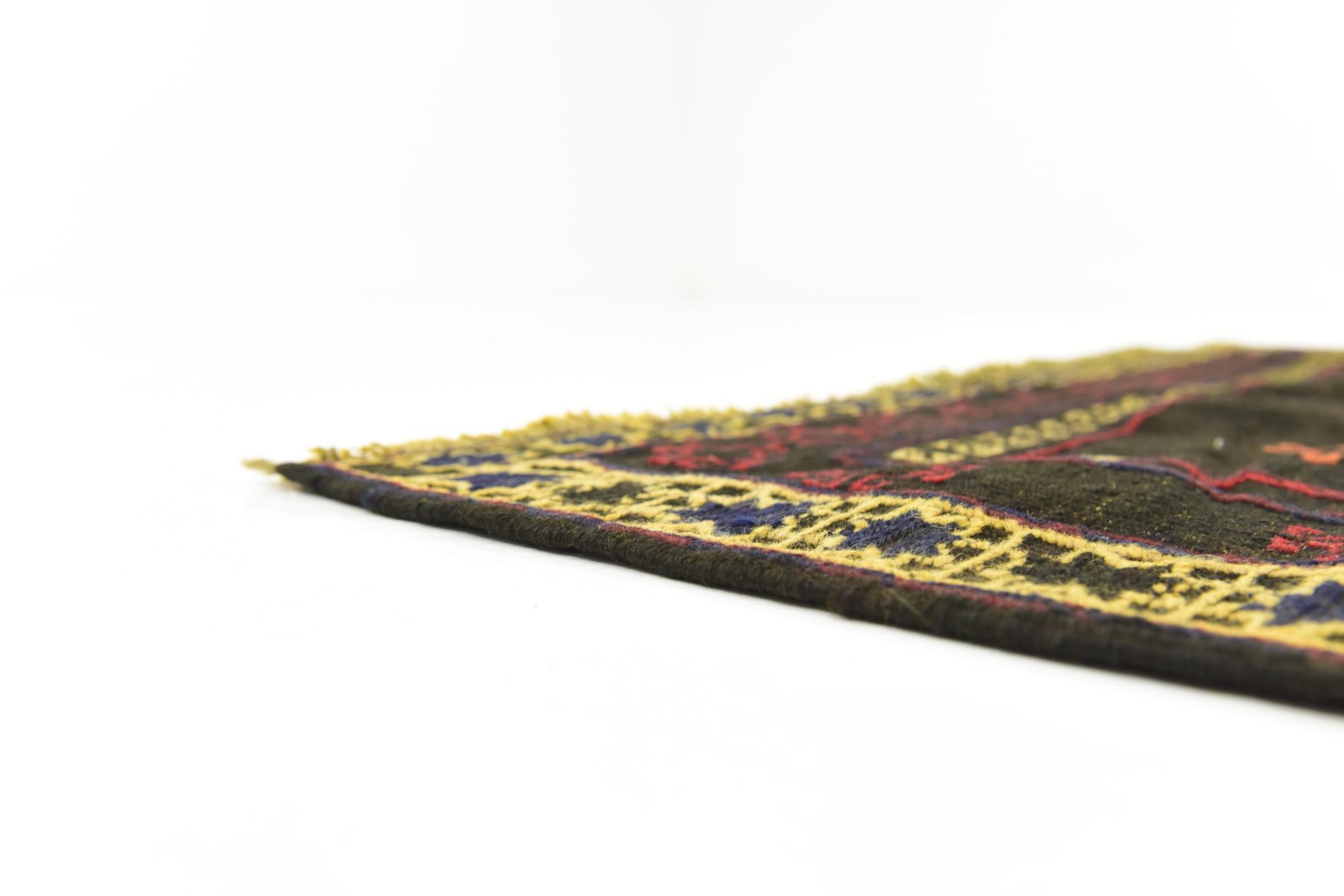 4' 2 x 4' 3 Hand Knotted Sumak Wool Square Rug