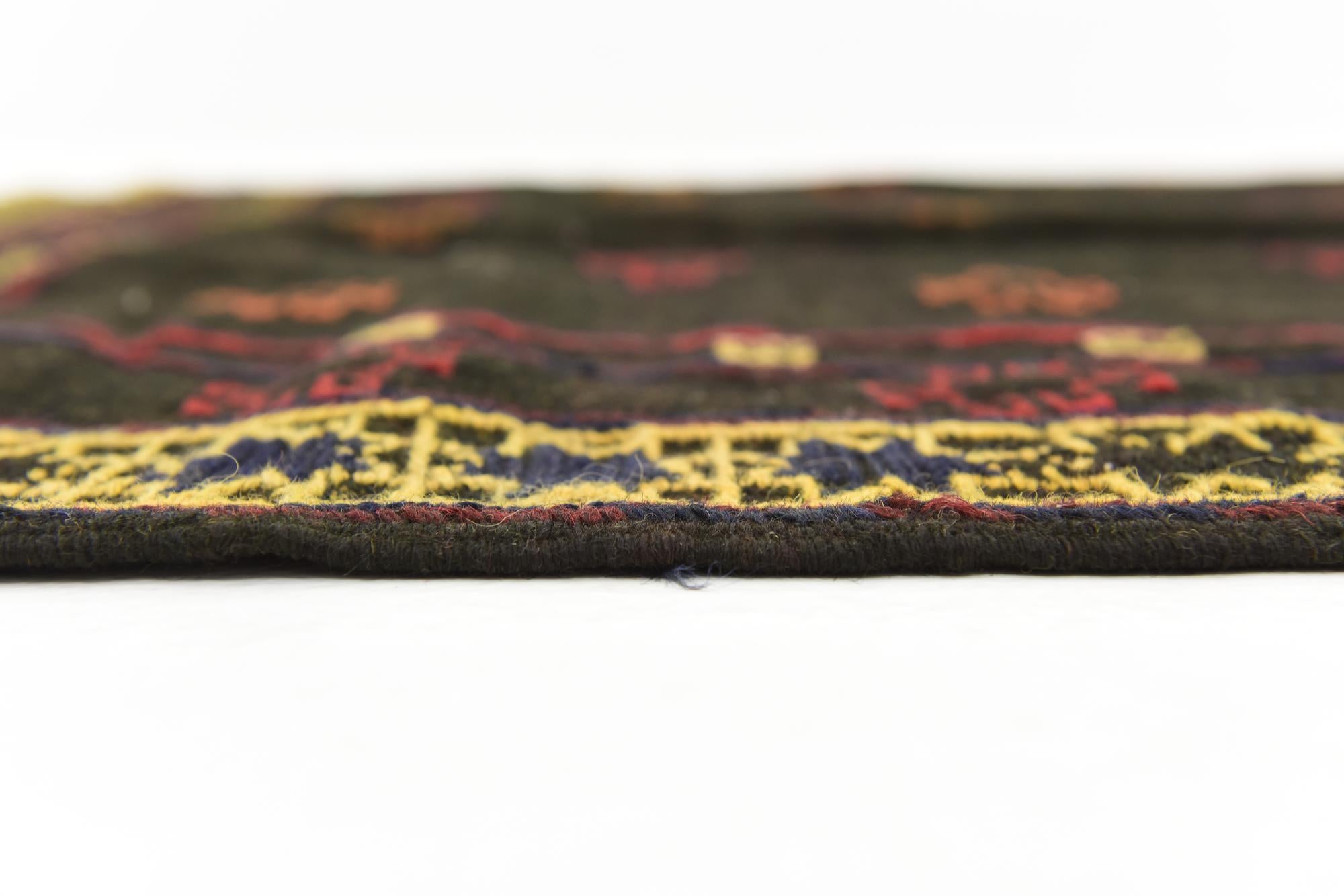 4' 2 x 4' 3 Hand Knotted Sumak Wool Square Rug